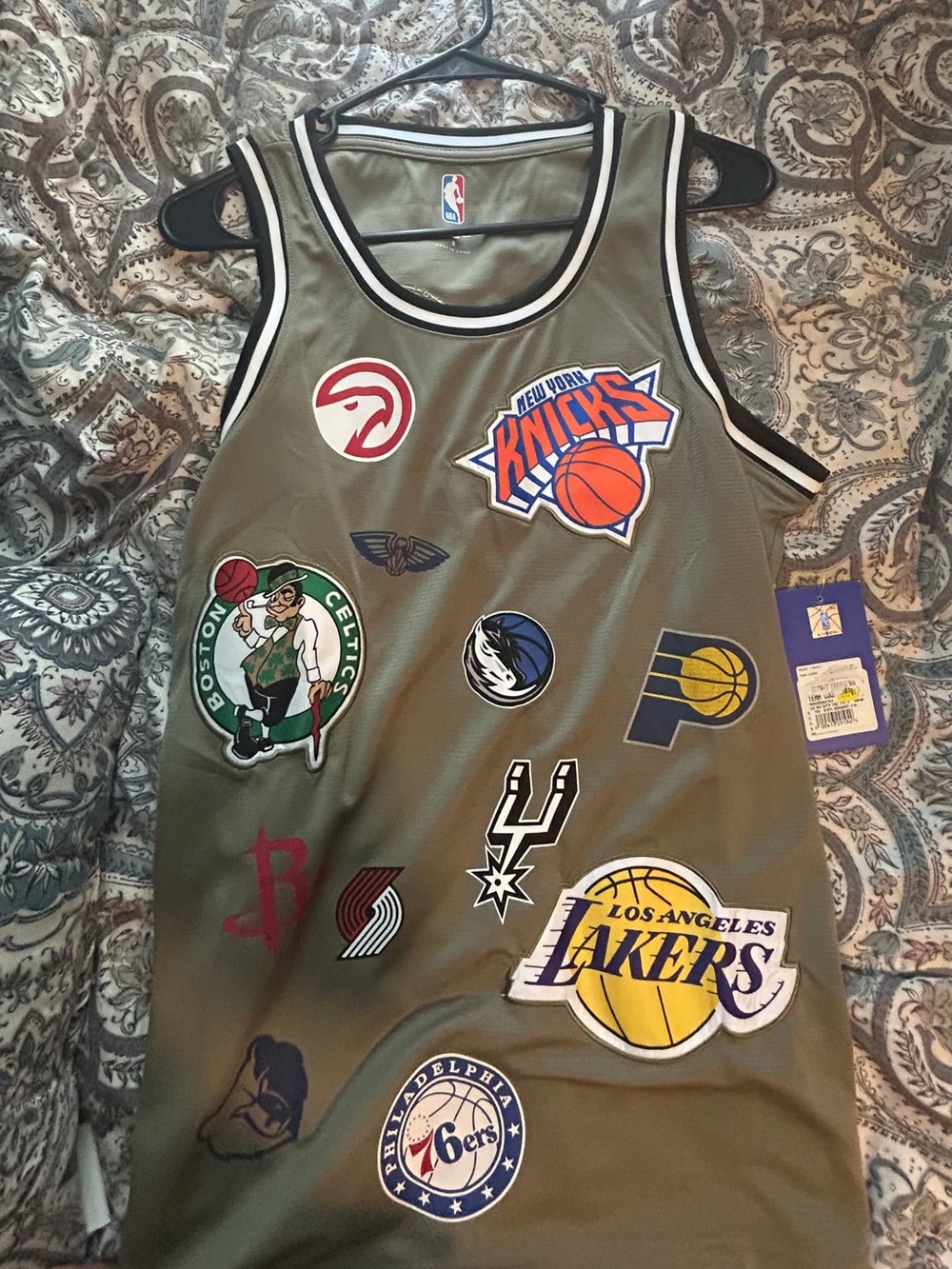 NBA Team Patch Basketball Jersey - men’s size small , Unbranded